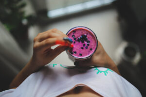 Read more about the article The Joy of Traveling with a Glass of Fruit Juice